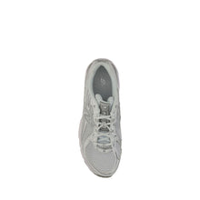 New Balance 740 Sneakers